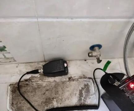 港口屋顶漏水维修公司分享下卫生间漏水的危害及解决方法